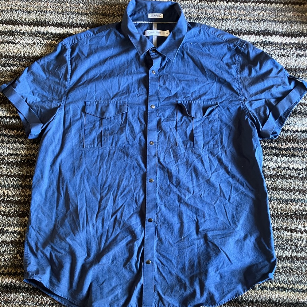 Calvin Klein shortsleeve